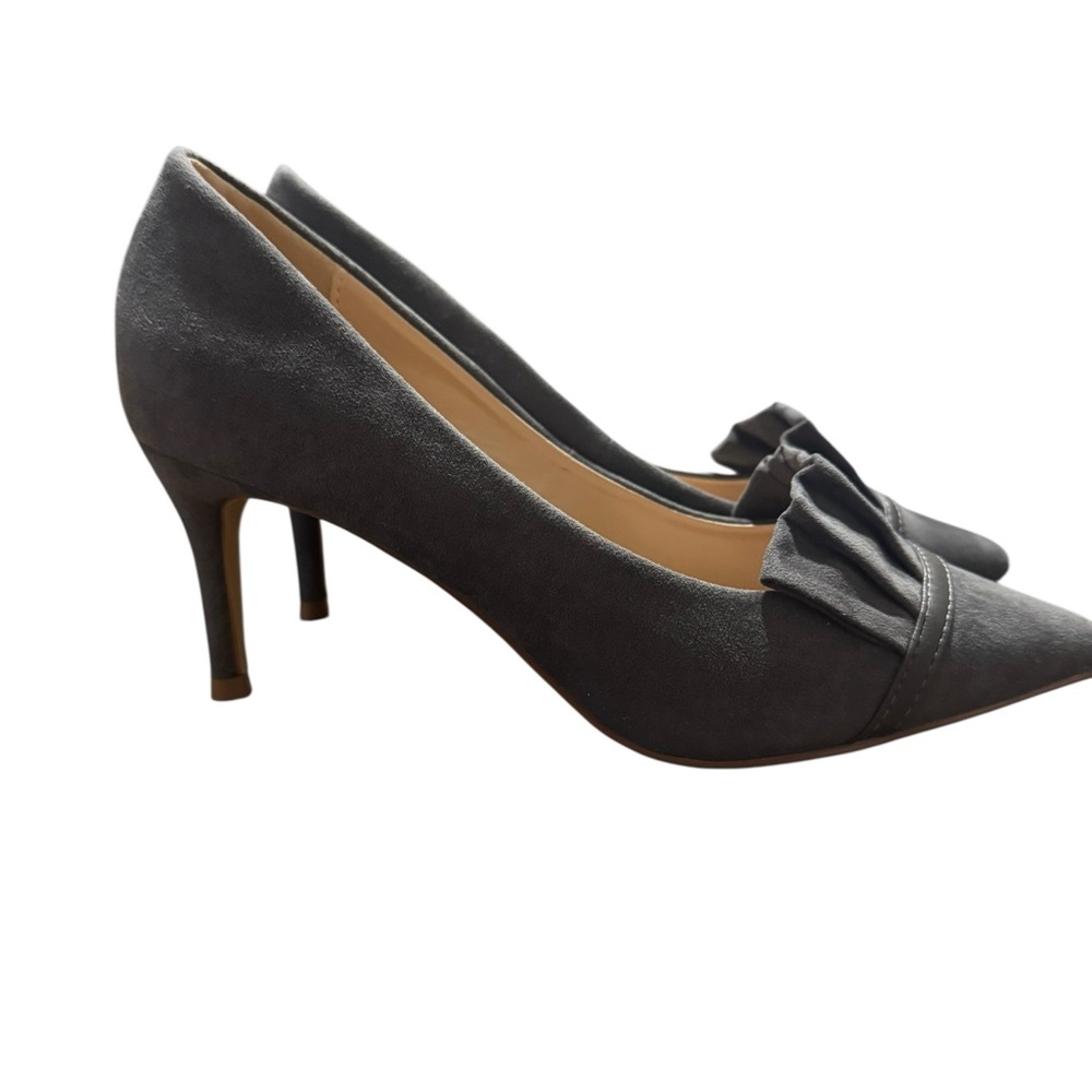 Journee Collection 7M Charcoal Heels suede feel